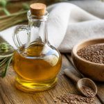 Huile de lin cuisson : usages, propriétés et conseils pour le bois et la maison