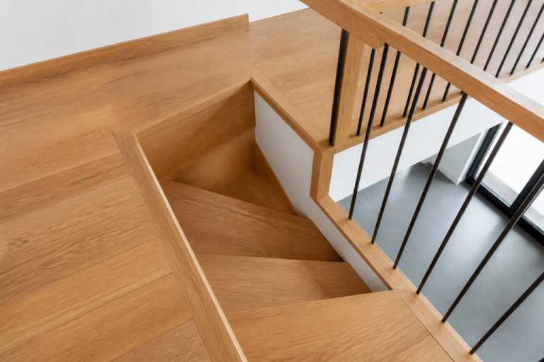 Finition trémie escalier : techniques, matériaux et conseils pour un résultat soigné