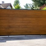Fabriquer un portail en bois coulissant : guide complet et conseils pratiques