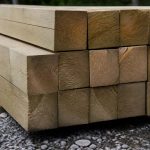 Bois équarri : usages, avantages et conseils pour bien le choisir