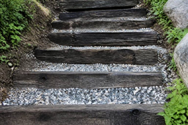 Traverses rail : usages, choix du bois et conseils d’achat