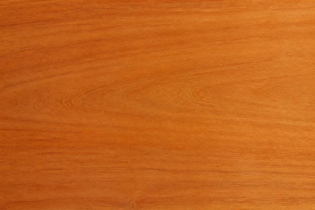 Couleur bois merisier : nuances, caractéristiques et conseils d’utilisation