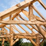 Élément de charpente : les pièces essentielles d’une structure en bois