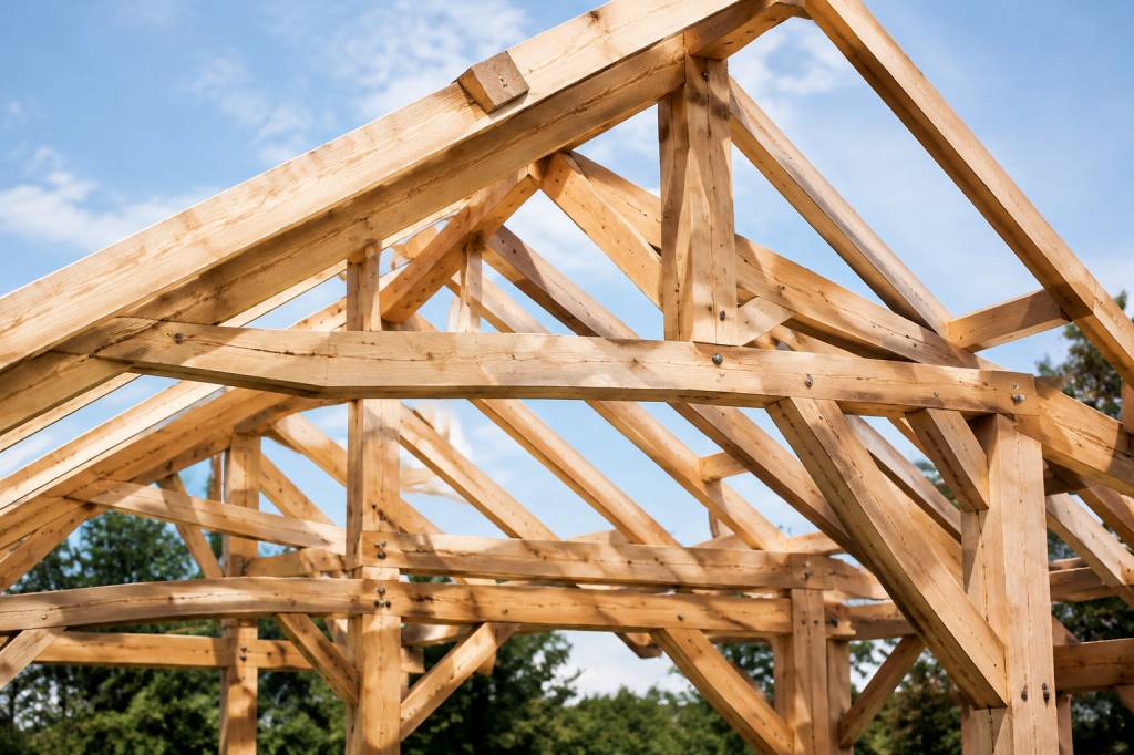 Élément de charpente : les pièces essentielles d’une structure en bois