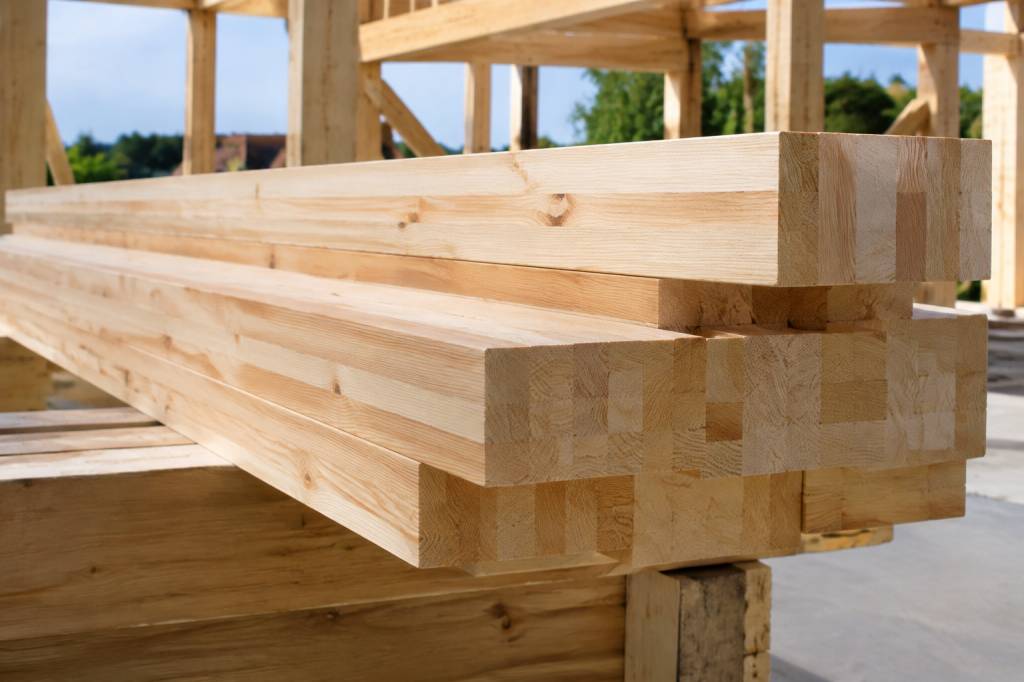 Panne lamellé collé : usages, dimensions et avantages en construction bois